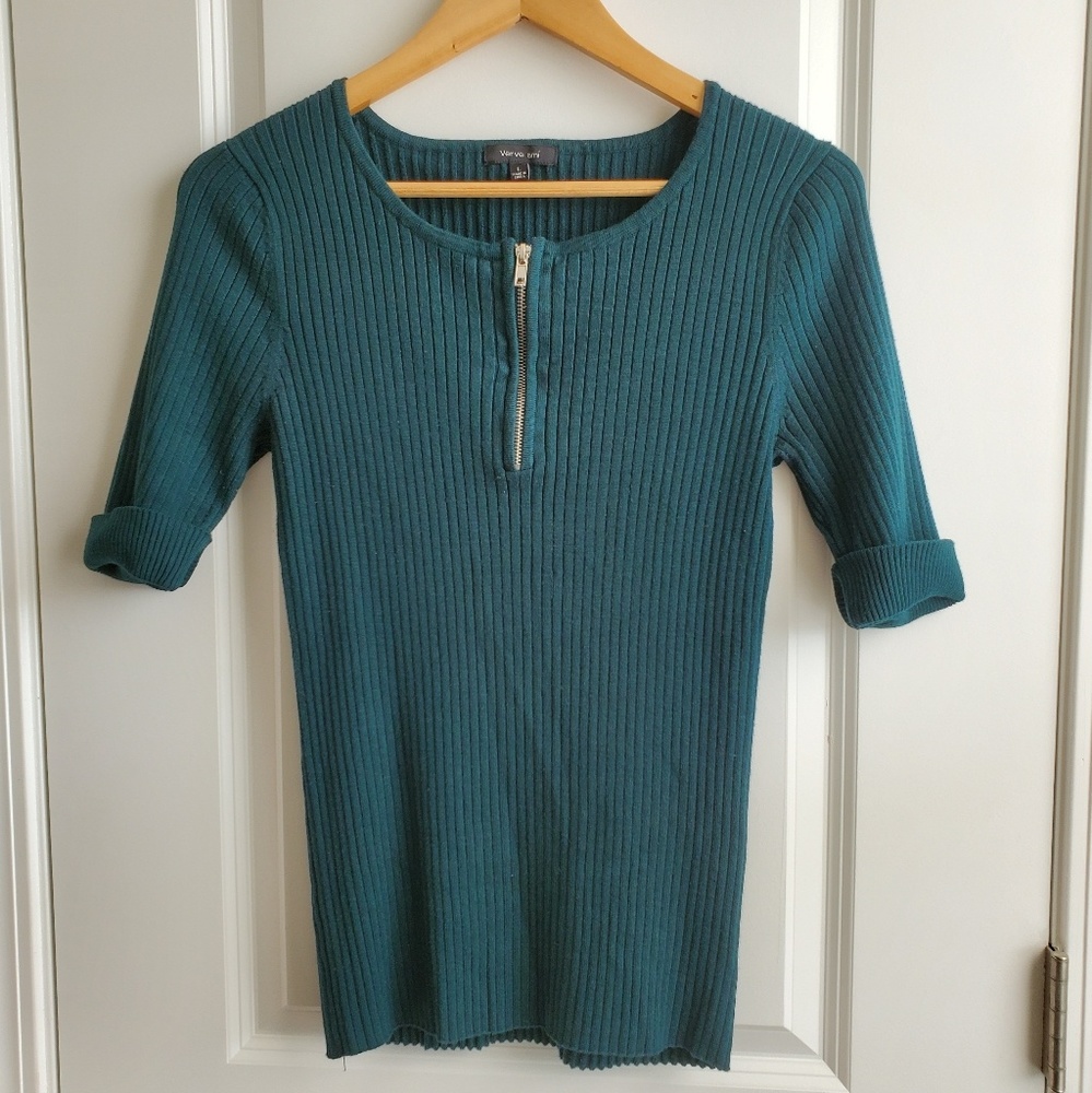 Short Sleeve Sweater Top with Front Zipper